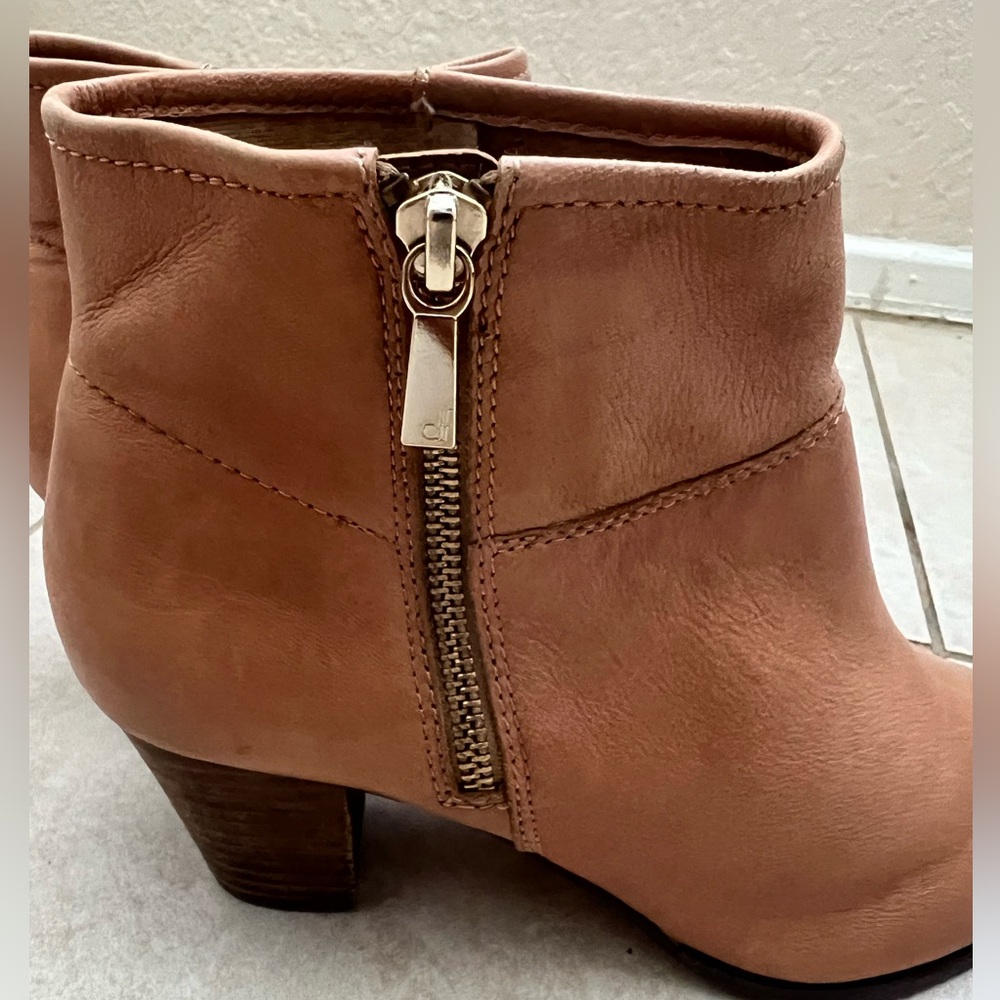 Diana Ferrari Booties - Picture 6 of 6